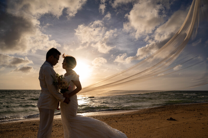 8(北谷満喫)【動画プラン】【3箇所撮影】【サンセット】北谷満喫プランロケ地3箇所&ドレス&プロヘアメイク付、オトクな安心プラン