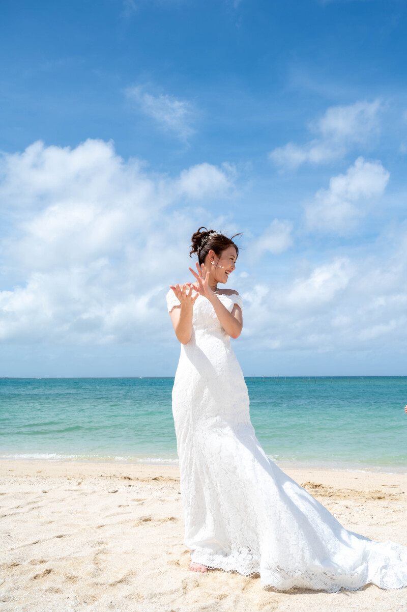 23【残波岬撮影】120カットプラン&基本セット込みドレス&プロヘアメイク付【土日祝などの曜日の追加料金不要でいつでも同じ料金】