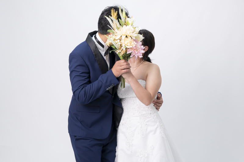 14【スタジオ撮影】外人住宅を改装したスタジオ撮影30カットプラン&基本セット込みドレス&プロヘアメイク付土日祝追加料金不要同じ