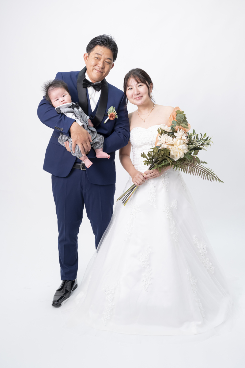 14【スタジオ撮影】外人住宅を改装したスタジオ撮影30カットプラン&基本セット込みドレス&プロヘアメイク付土日祝追加料金不要同じ