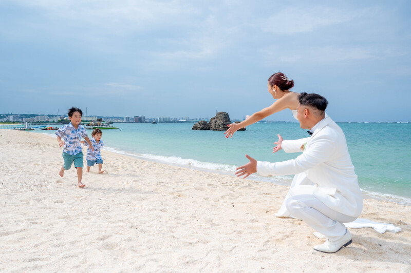 24【座喜味城跡公園撮影】120カットプラン&基本セット込みドレス&プロヘアメイク付【土日祝追加料金不要でいつでも同じ安心料金】