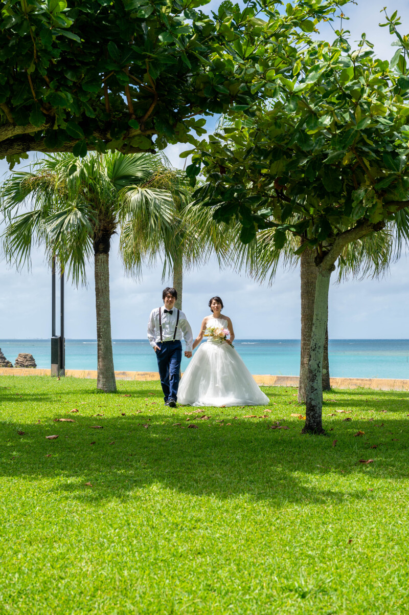 5(沖縄本島)【2ロケーションプランビーチフォト+動画撮影、】150カット納品、基本セット込み,ドレス&プロヘアメイク付、お得!