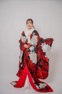 菊地紋に牡丹　黒赤