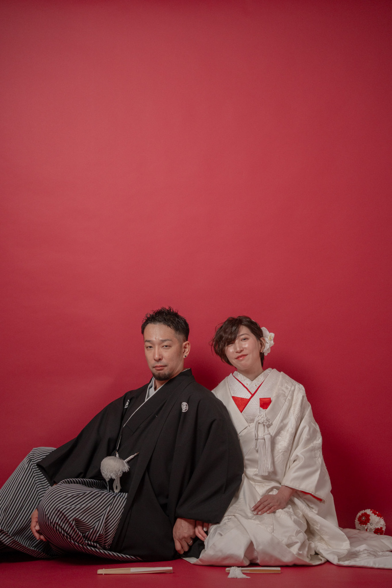 座ったポーズも撮りました