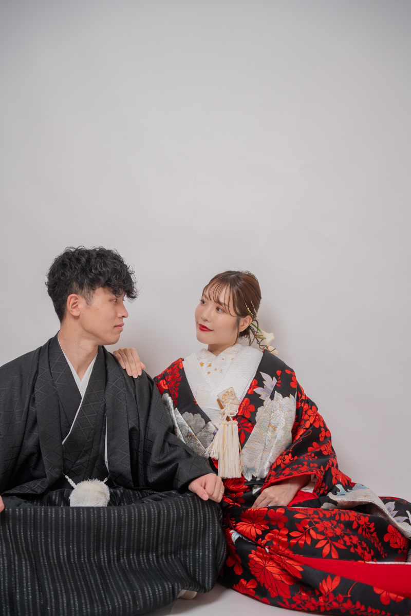 新作の色打掛で大人っぽいショット