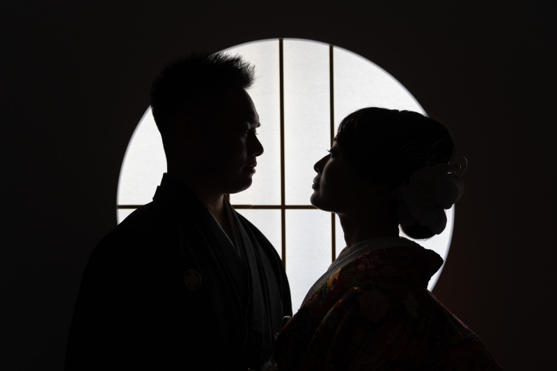 豪華絢爛な総刺繍の色打掛が美しい