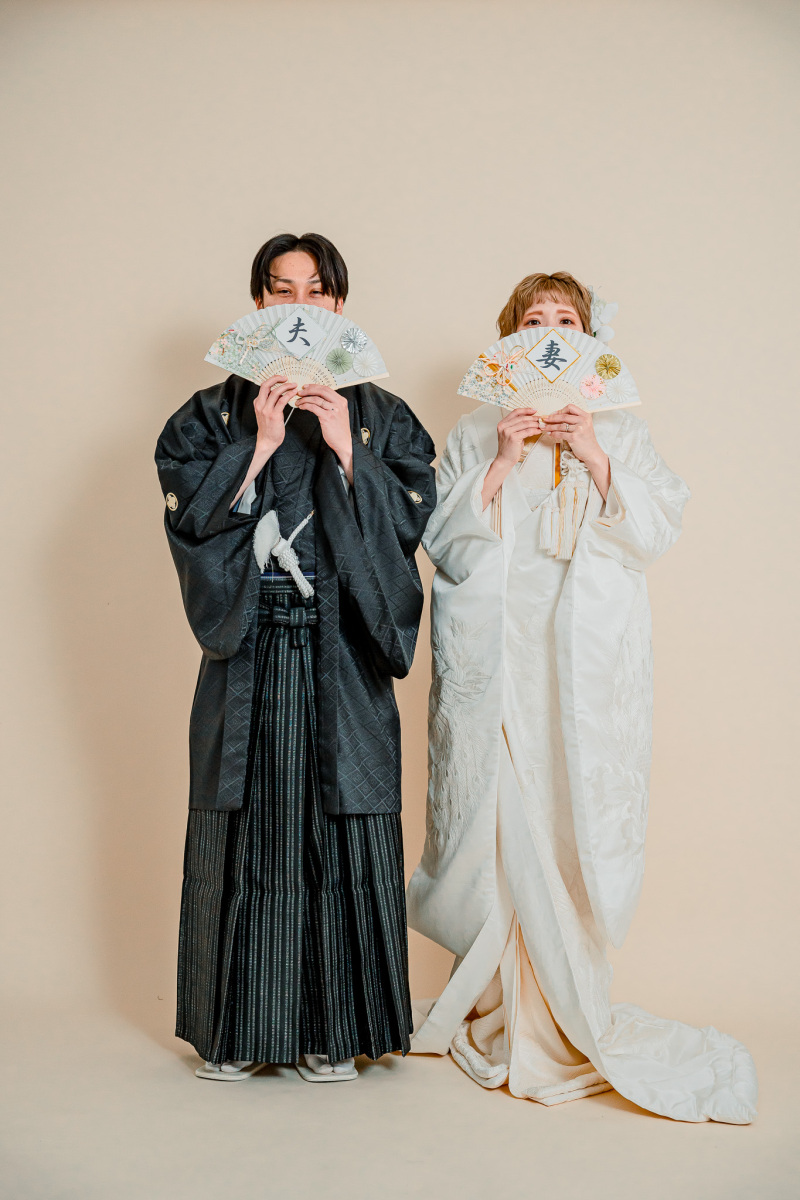 夫婦扇子からピョコっと顔出しポーズ♪