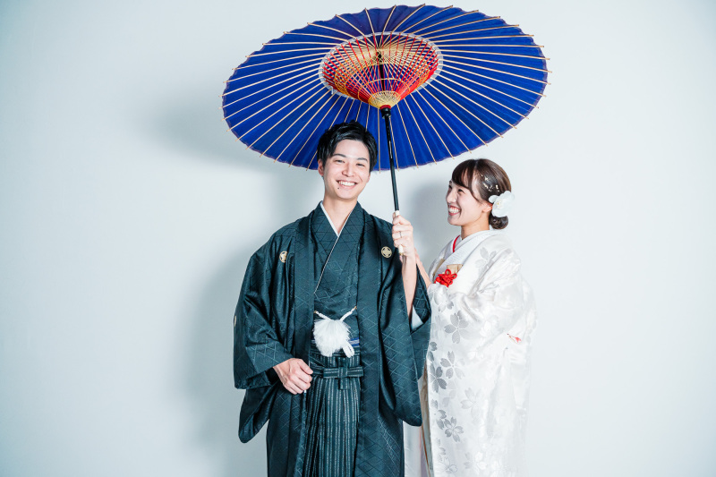 あいあい傘は顔に影が入らない様に