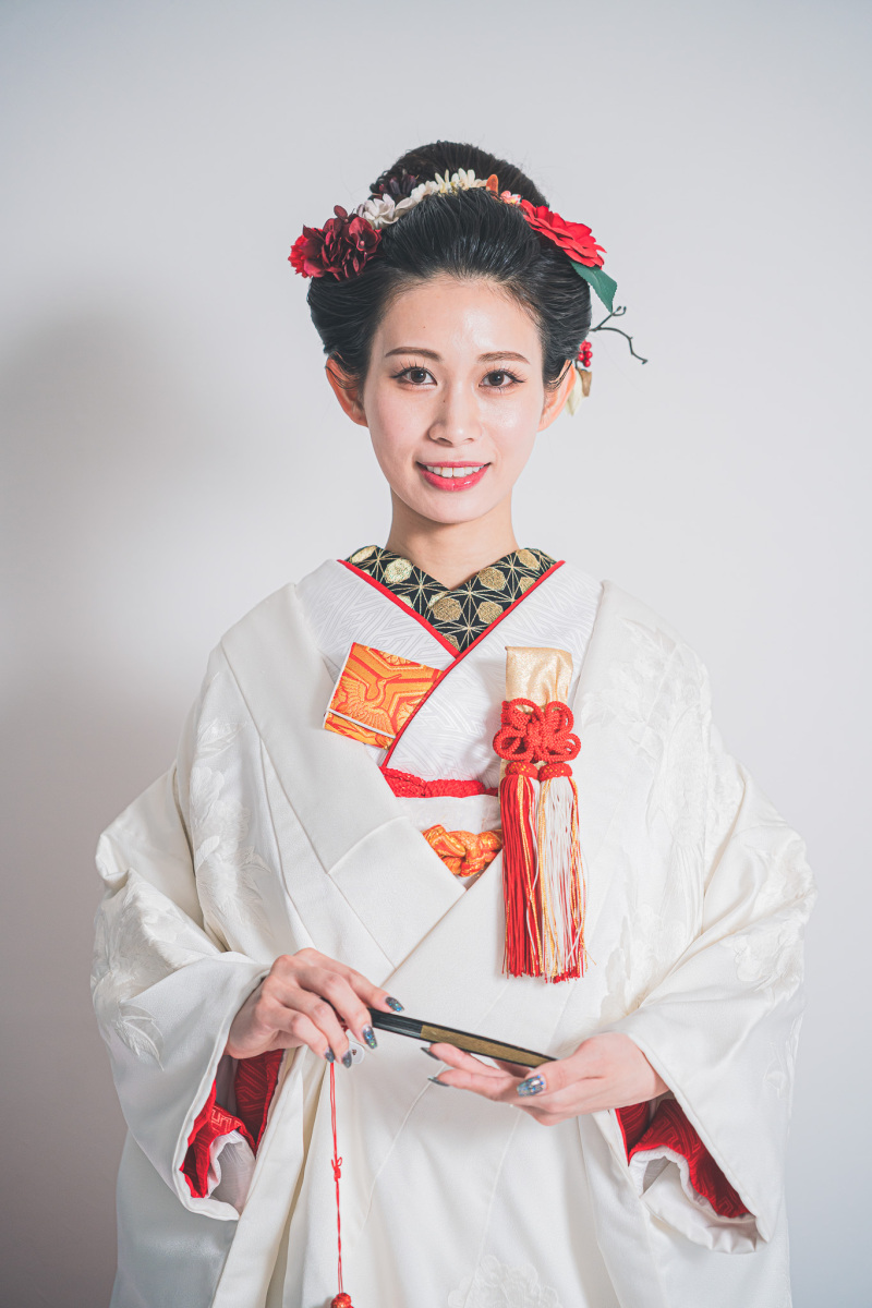 ヘアアクセは衣装の雰囲気に合わせて赤を選びました