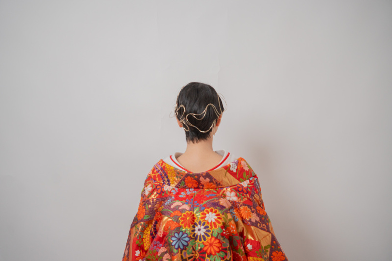 ベリーショートには水引で華やかな曲線を