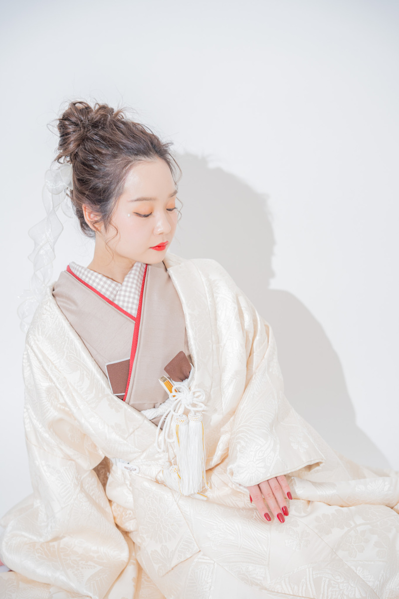 ヘアもくしゅくしゅお団子ヘアでふんわりガーリーに