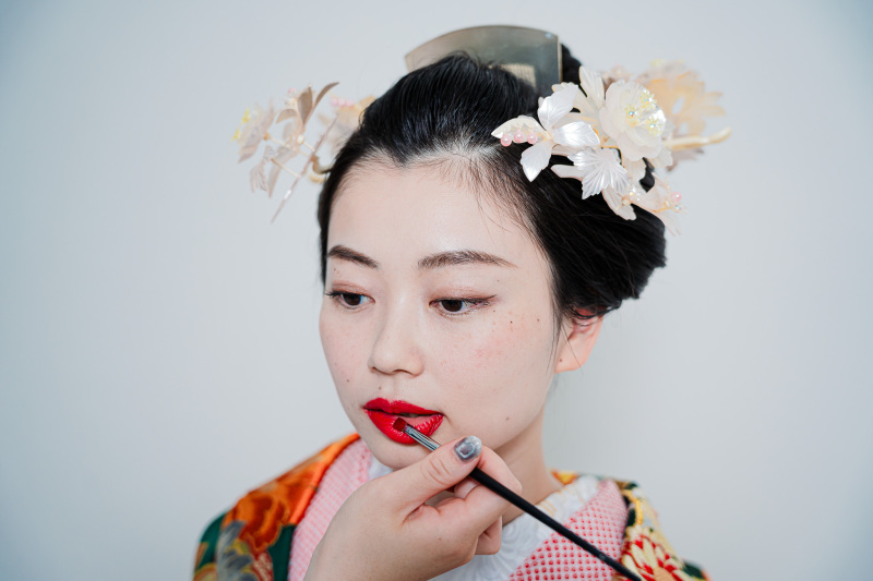 紅を差すショット