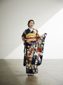 紺春秋枝垂桜に菊紅葉（中振袖）