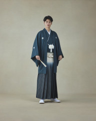 緑刺子紋付袴／緑ぼかし銀縦錦華