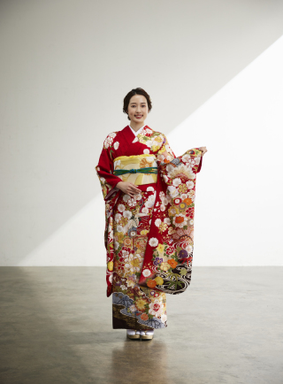 赤貝桶に飛鶴（中振袖）