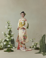 薄香色　花籠吉祥文