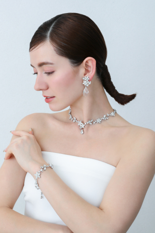 イヤリング・ネックレス・ブレスレット（エーデル）