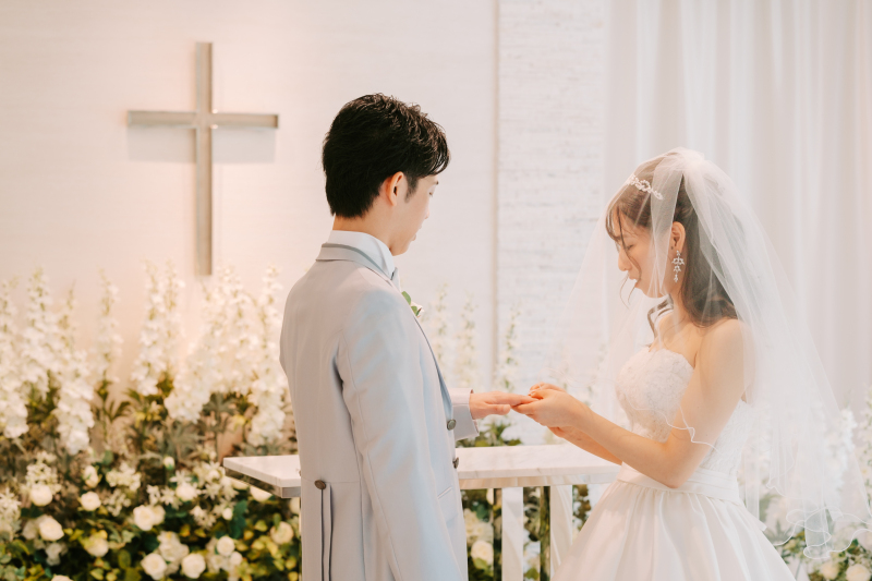 チャペルで指輪交換