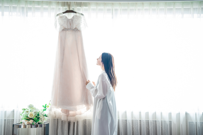 専門スタイリストがドレス選びを丁寧にサポートします