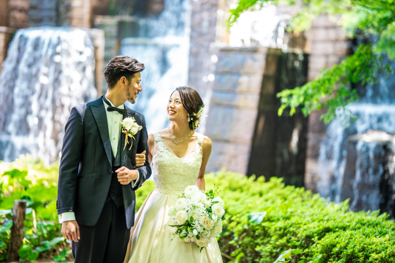 ドレスも和装も映える自然豊かな庭園