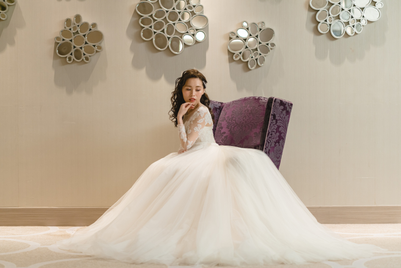 トレンドを取り入れた上質なドレスを展開