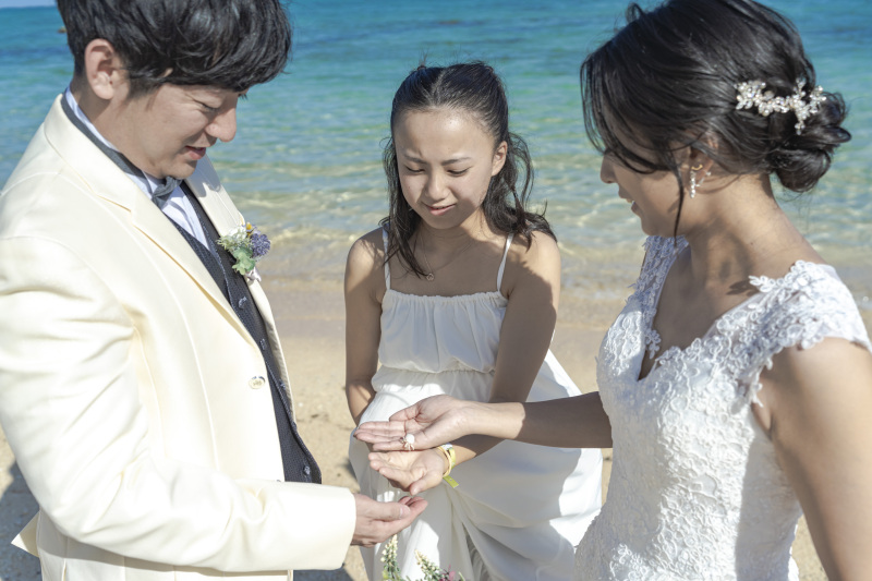 ビーチで見つけた小さなヤドカリ!