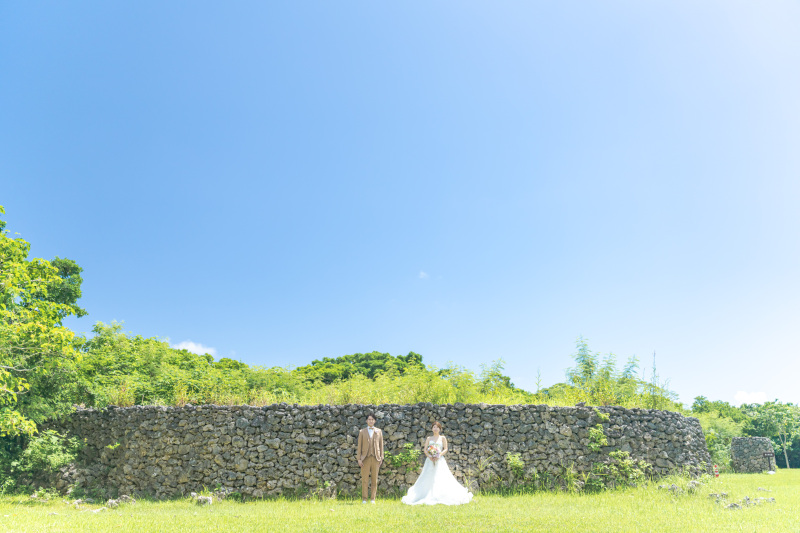 石垣の遺跡がかっこいい、遺跡へ。ここは空も綺麗。