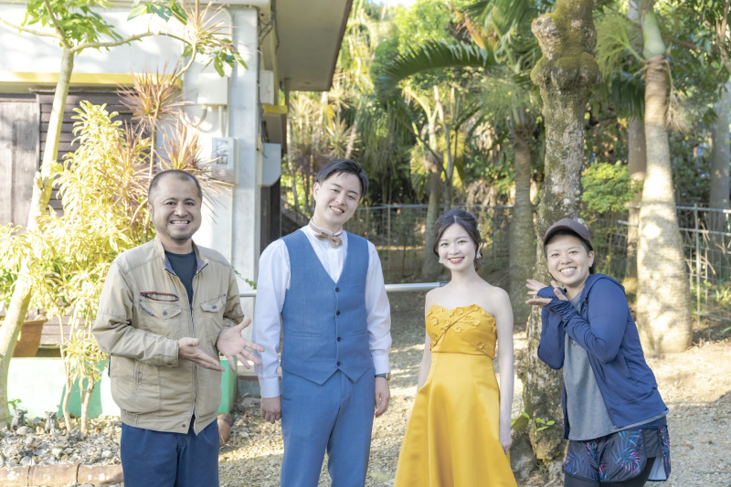体験をさせてくれたパイン農家さんと記念に