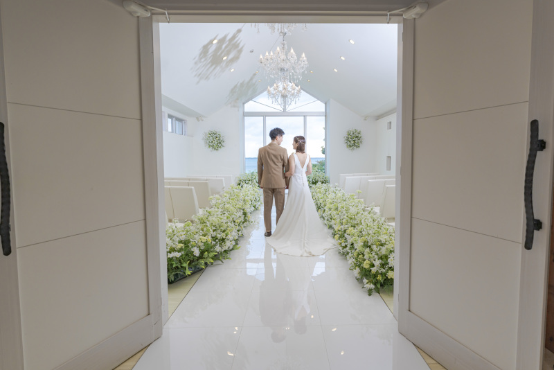 白亜のチャペル。海も見えます！