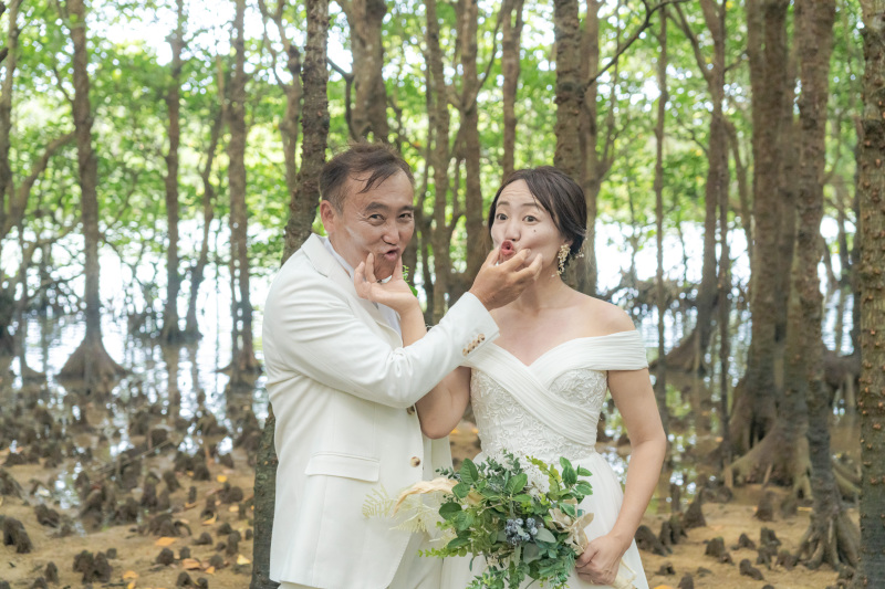 ちょっとふざけた撮影も、おふたりらしさ。