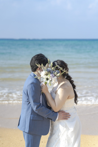 石垣島の青い海に青い空、南国植物に、サンセットまで楽しみ尽くす！