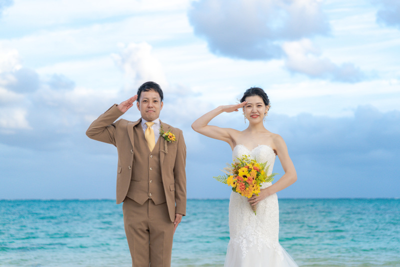 お二人揃って敬礼!!