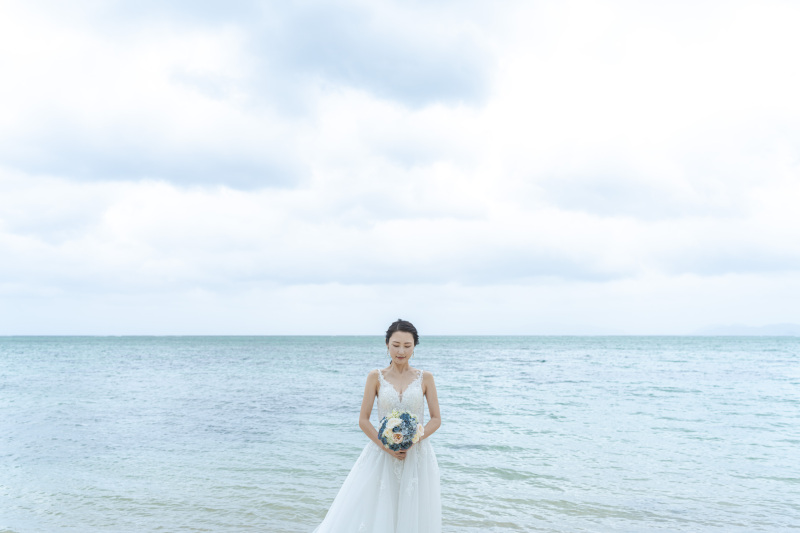 ソロショットだって大切。ドレスの白が良く映えます