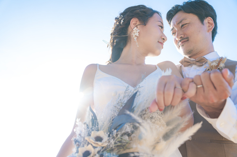 見つめ合っての指輪ショット。