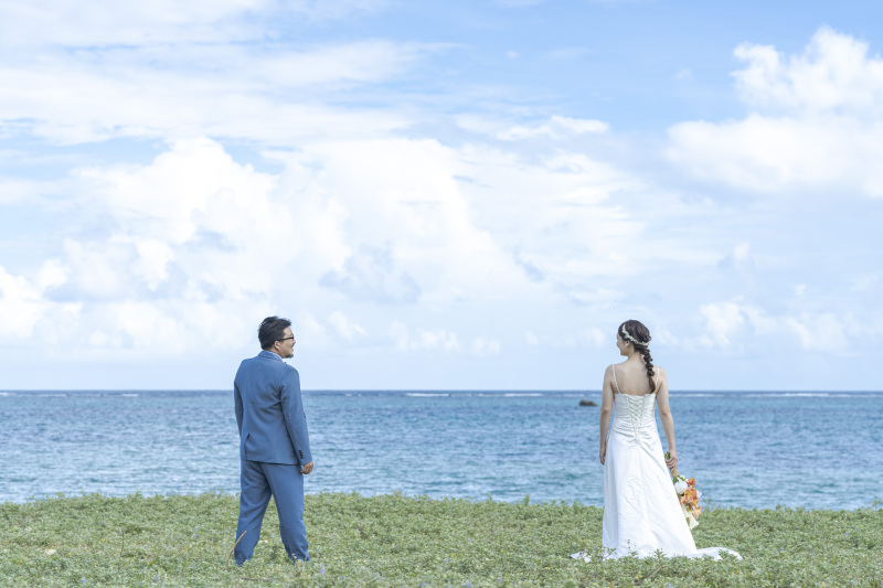 こんな道通って大丈夫・・・?ビーチに到着!