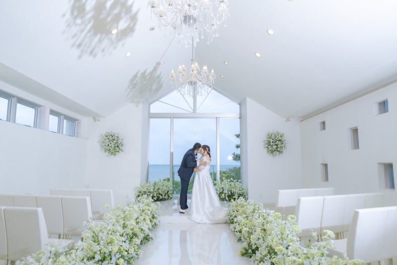 白亜のチャペルで誓いのキスを・・・