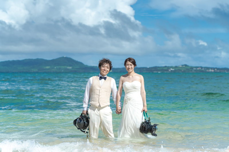 ドレスのまま海にイン!イン・ザ・シー!