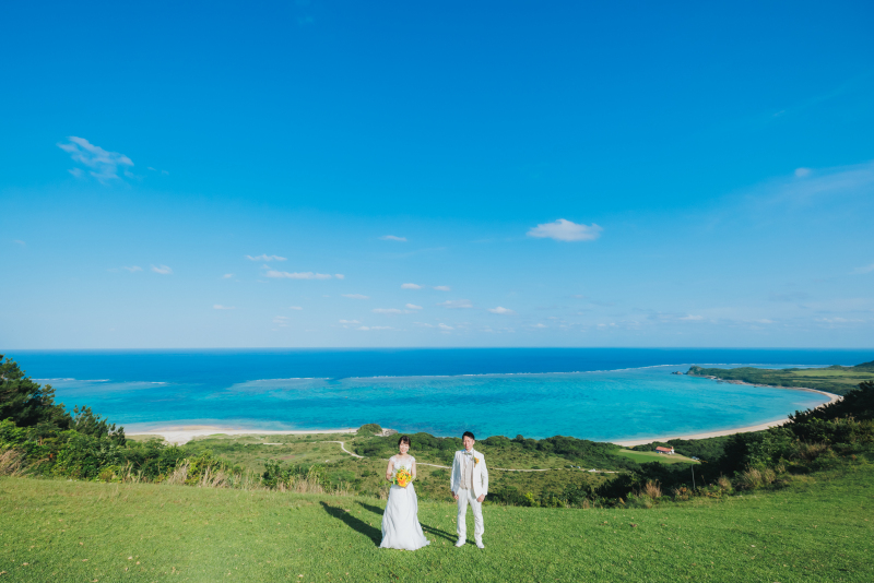 山の上から海を見るとより美しく壮大海を体験できる