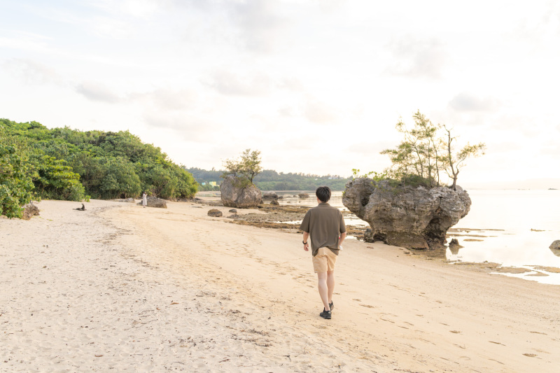 彼女さんの待つビーチへ向かって。