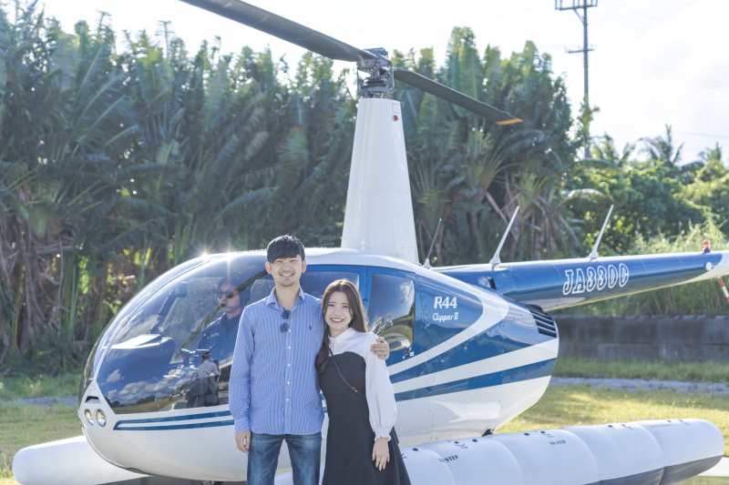 これからヘリに乗り込んで空のお散歩へ！