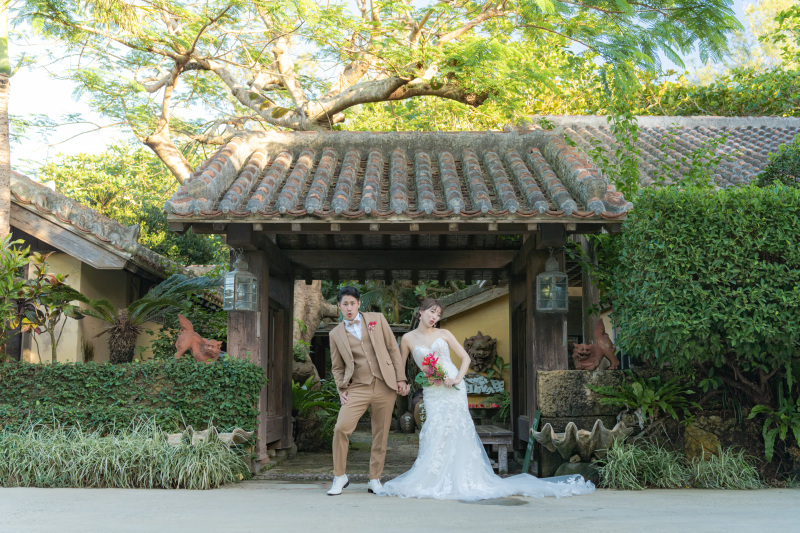 赤瓦の古民家の料亭で。沖縄の雰囲気を楽しもう。