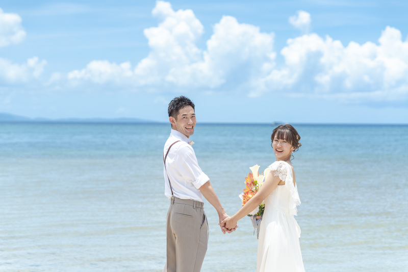 そして誰もいないビーチへ。