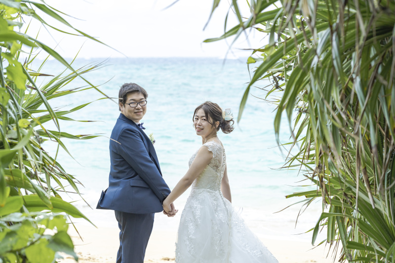 だれもいないビーチへ。グリーンを抜けて