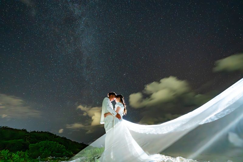 ビーチとサンセットとナイト。石垣島の優雅な自然を楽しむ。