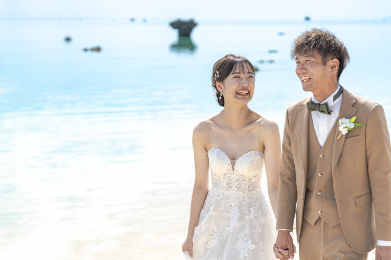 まずは誰もいない本当の隠れ家ビーチへ。海はマスト