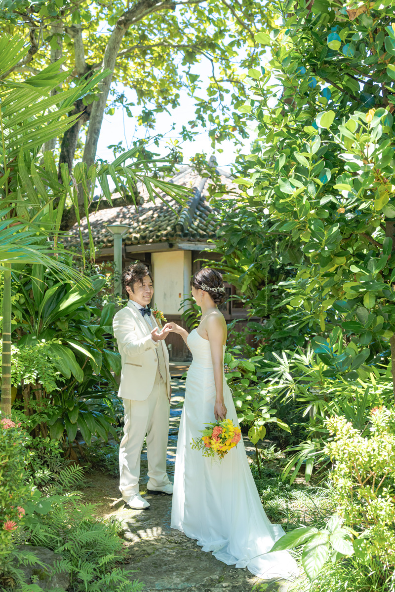 庭園には南国植物もたくさん。植物に囲まれて。