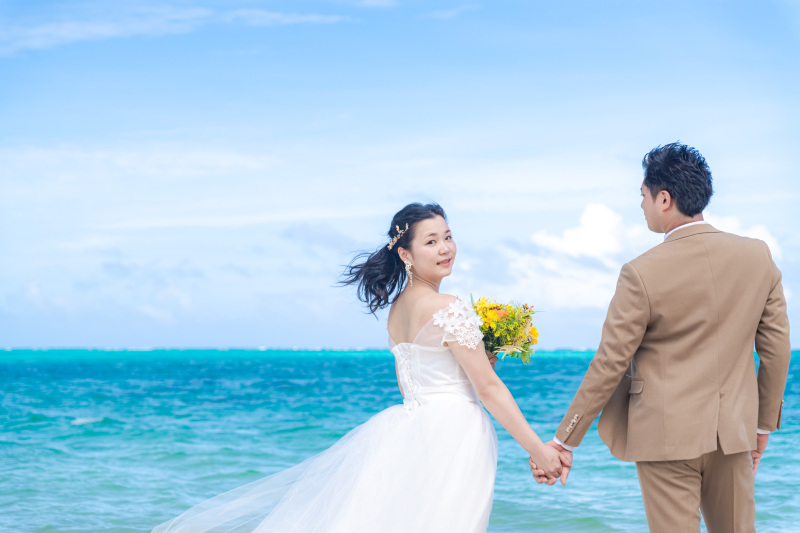 新婦さんだけの振り返りポーズ。