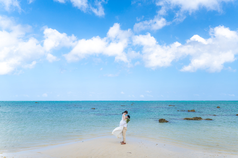 お尻抱っこも定番の撮影ポーズ。