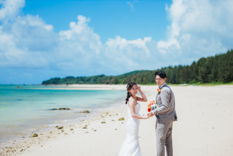 目が開かないくらい眩しい。笑って誤魔化そう。