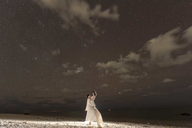 星空の下で向かい合わせだっこ